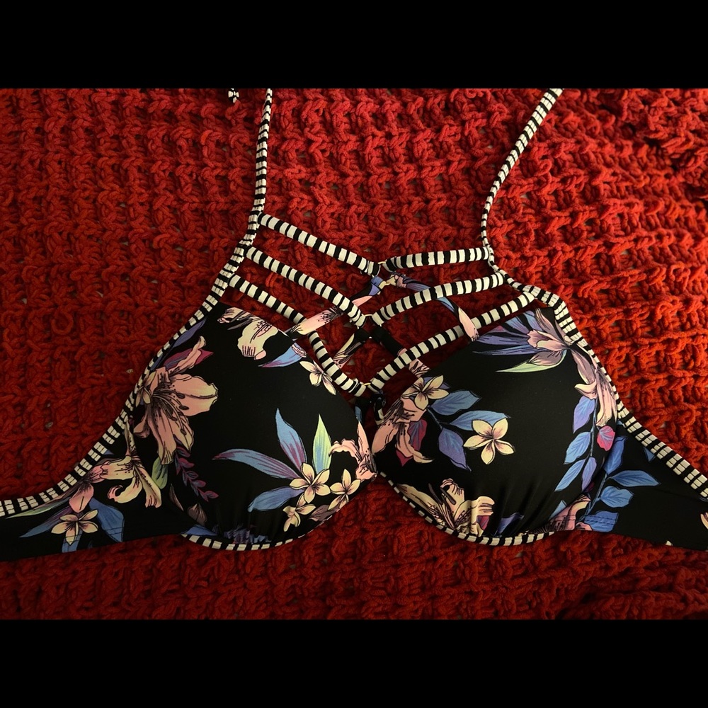 Women’s Bathing Suit Top